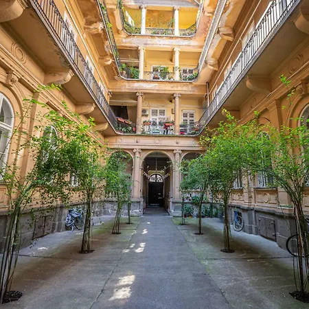 Apartament Gem In The Center